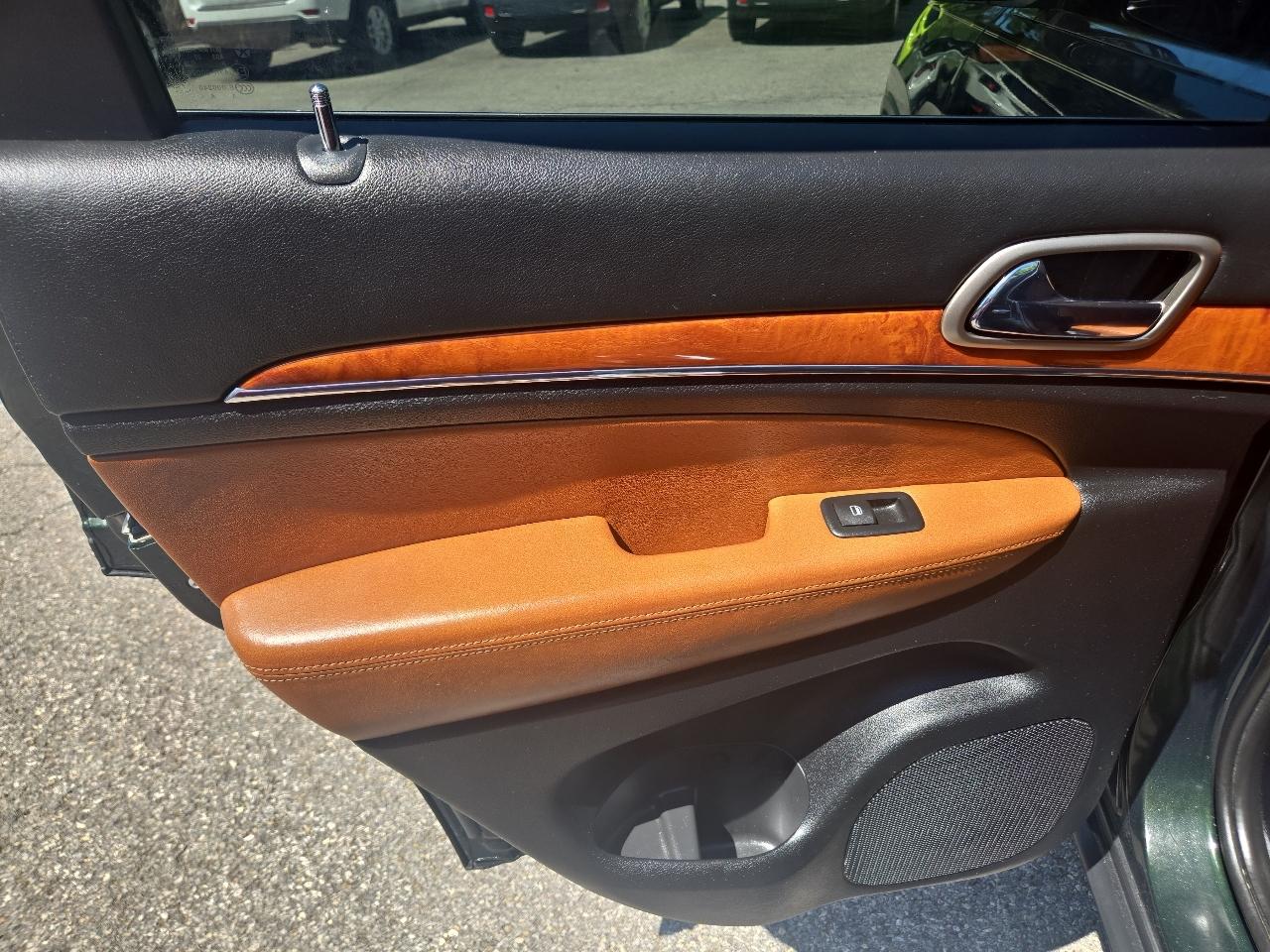 Jeep Grand Cherokee 4WD 4dr Overland 2011