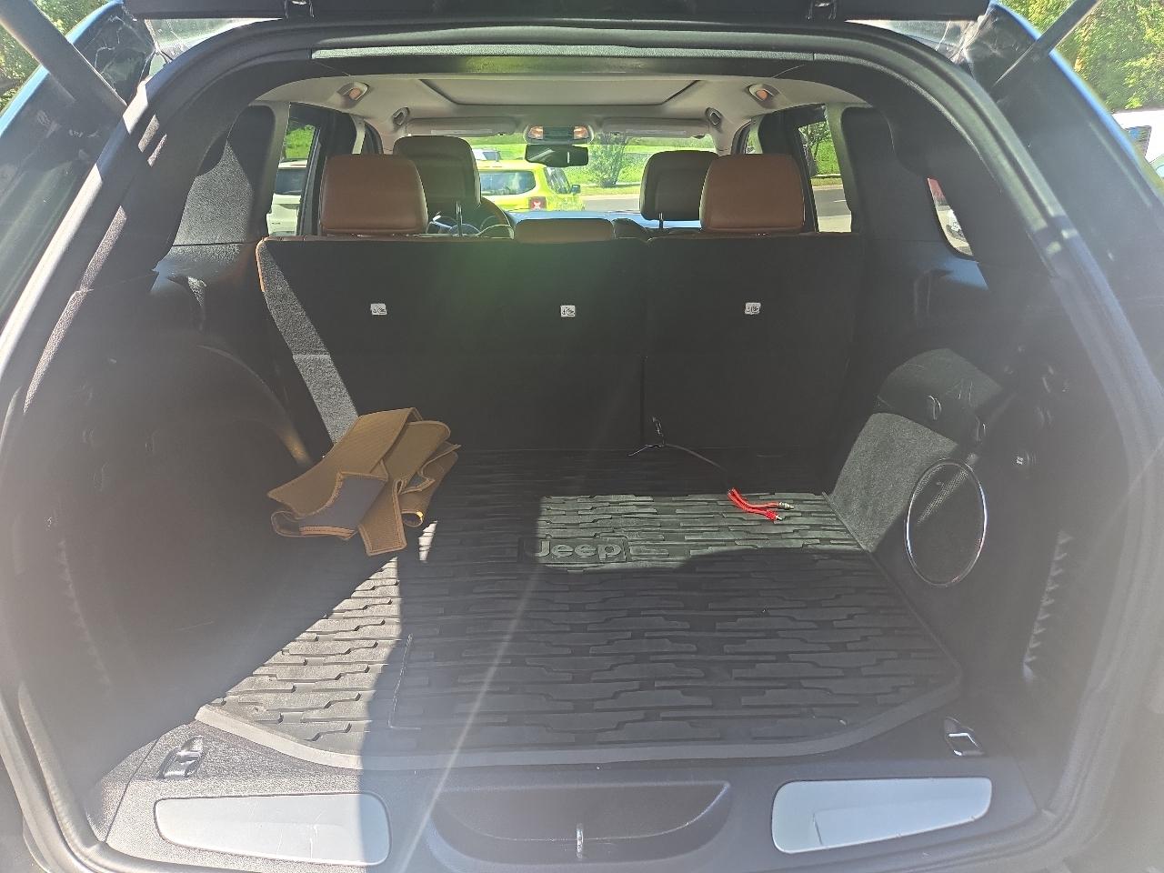 Jeep Grand Cherokee 4WD 4dr Overland 2011
