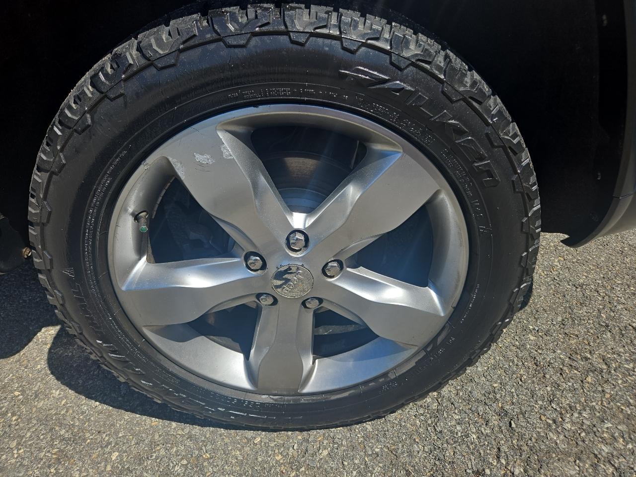Jeep Grand Cherokee 4WD 4dr Overland 2011