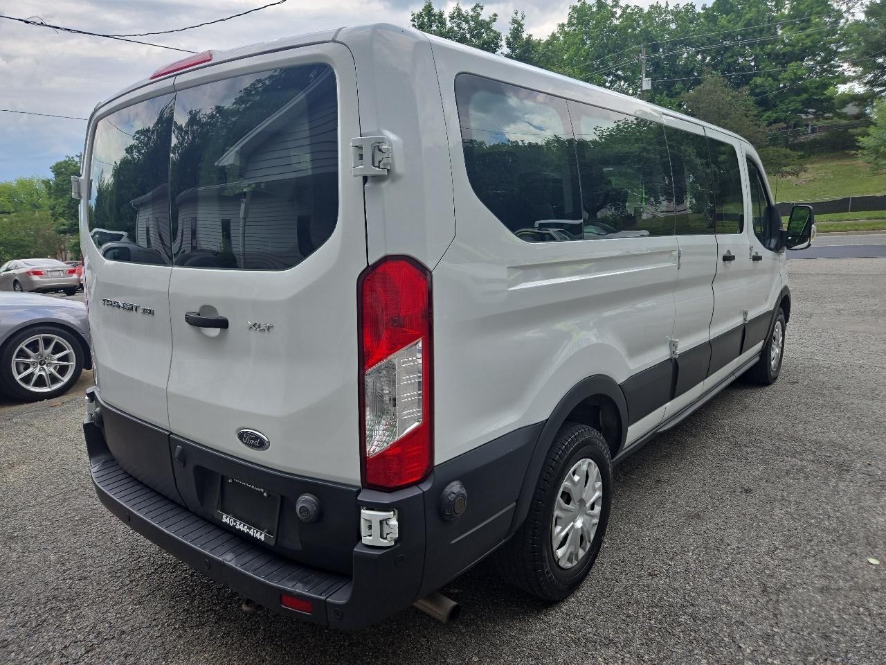 Ford Transit Passenger Wagon T-350 148" Low Roof XLT RWD 2020
