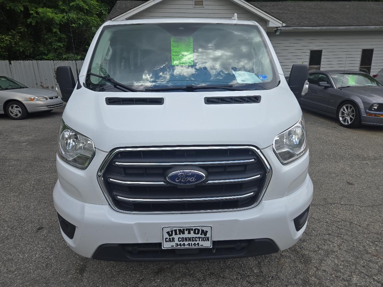 Ford Transit Passenger Wagon T-350 148" Low Roof XLT RWD 2020