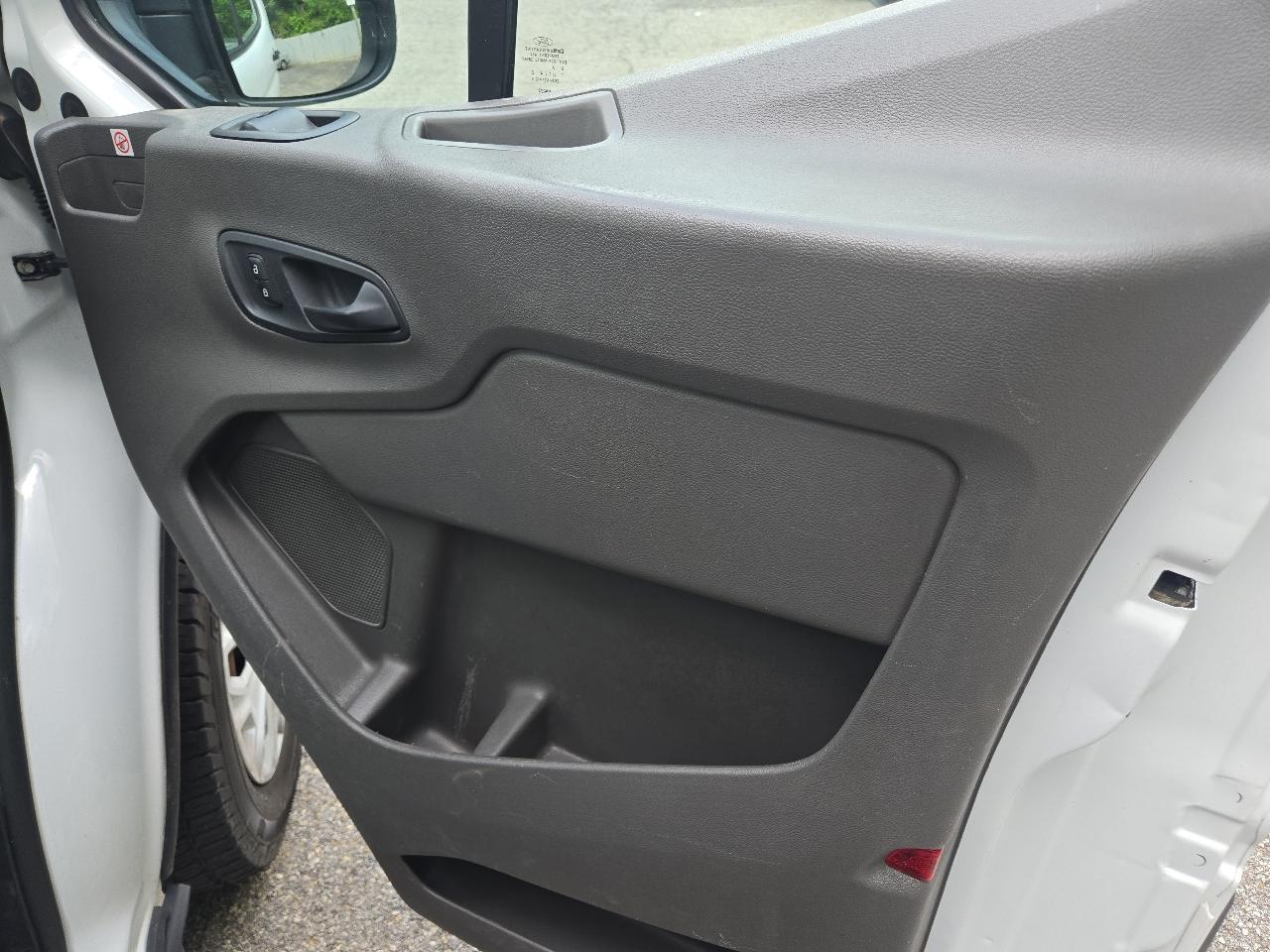 Ford Transit Passenger Wagon T-350 148" Low Roof XLT RWD 2020