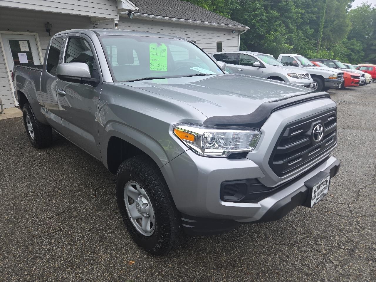 Toyota Tacoma SR5 Access Cab 6' Bed I4 4x4 AT (Natl) 2017