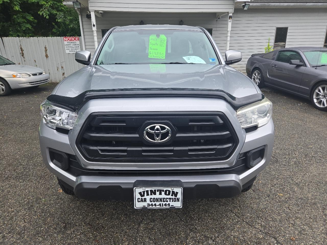 Toyota Tacoma SR5 Access Cab 6' Bed I4 4x4 AT (Natl) 2017