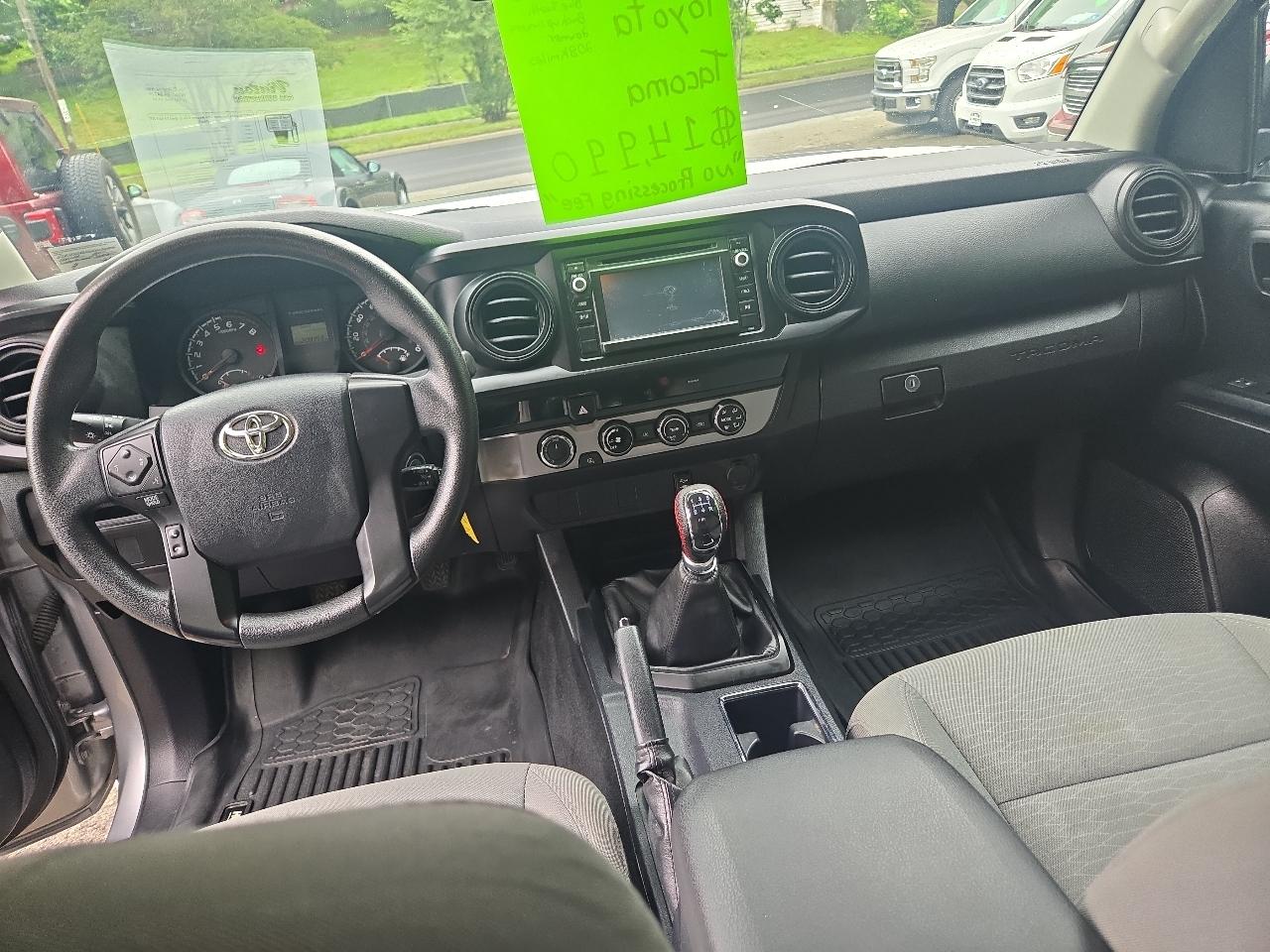 Toyota Tacoma SR5 Access Cab 6' Bed I4 4x4 AT (Natl) 2017