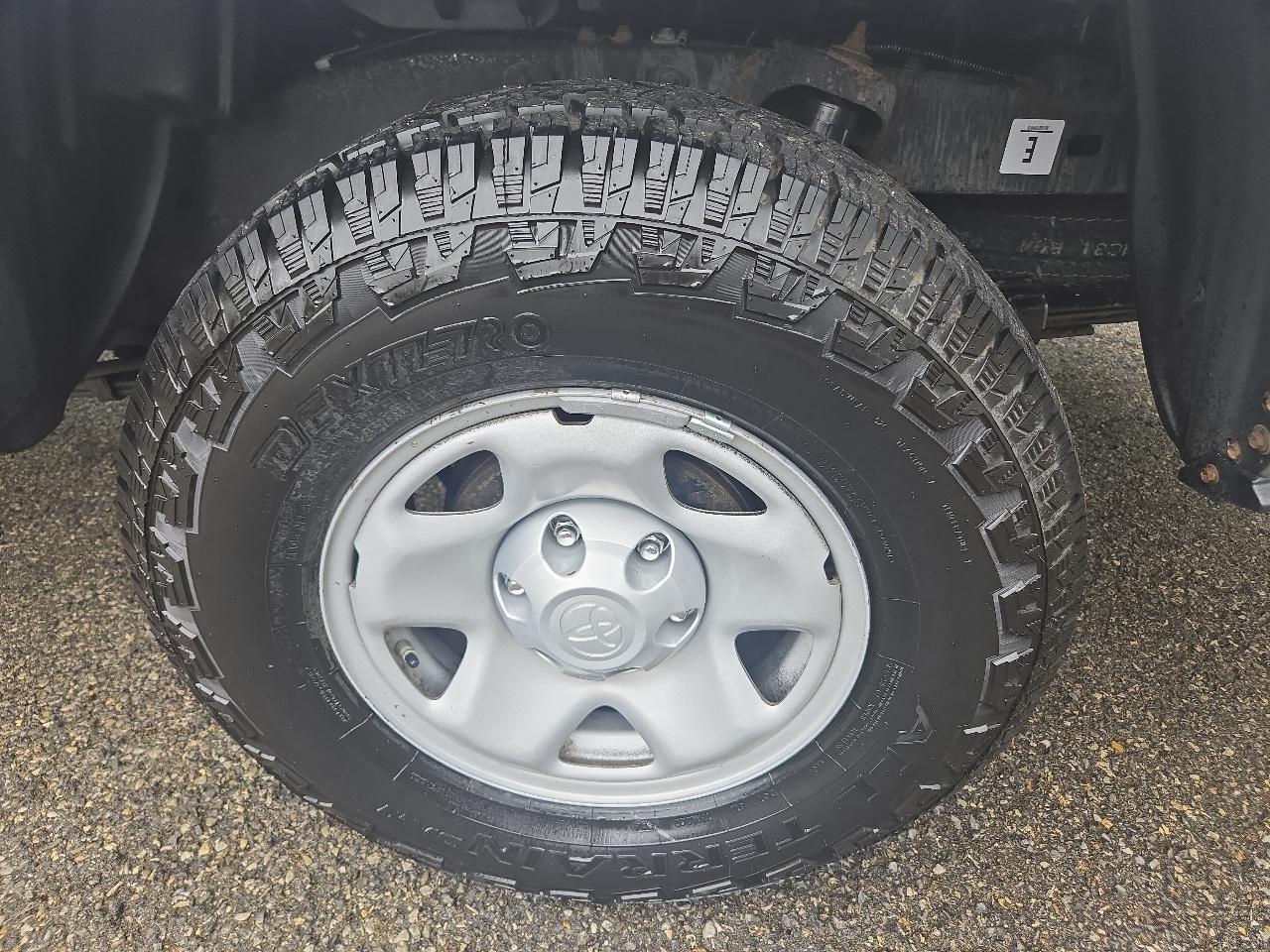 Toyota Tacoma SR5 Access Cab 6' Bed I4 4x4 AT (Natl) 2017