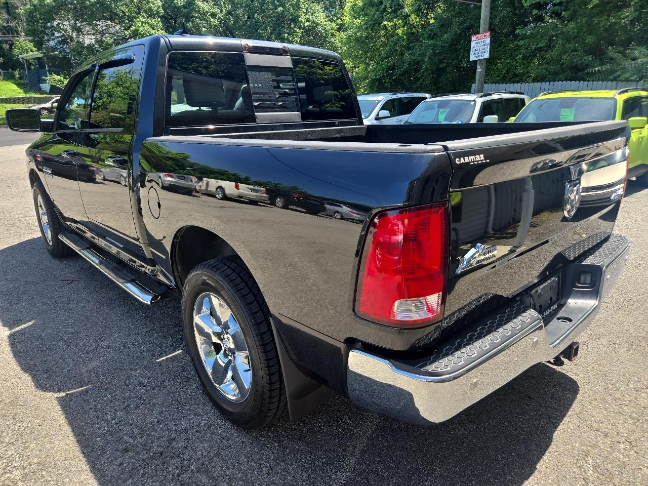 RAM 1500 Big Horn 4x4 Crew Cab 5'7" Box 2017