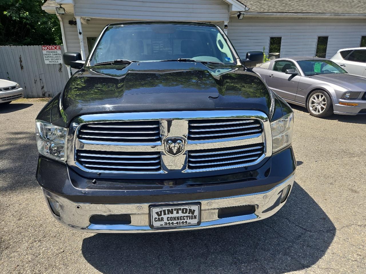 RAM 1500 Big Horn 4x4 Crew Cab 5'7" Box 2017
