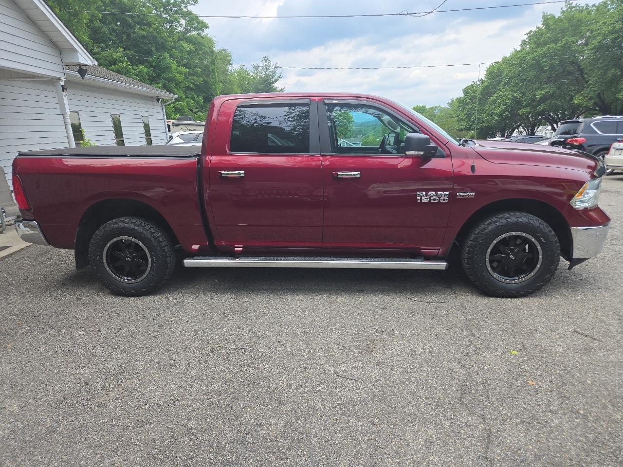 RAM 1500 Big Horn 4x4 Crew Cab 5'7" Box 2017