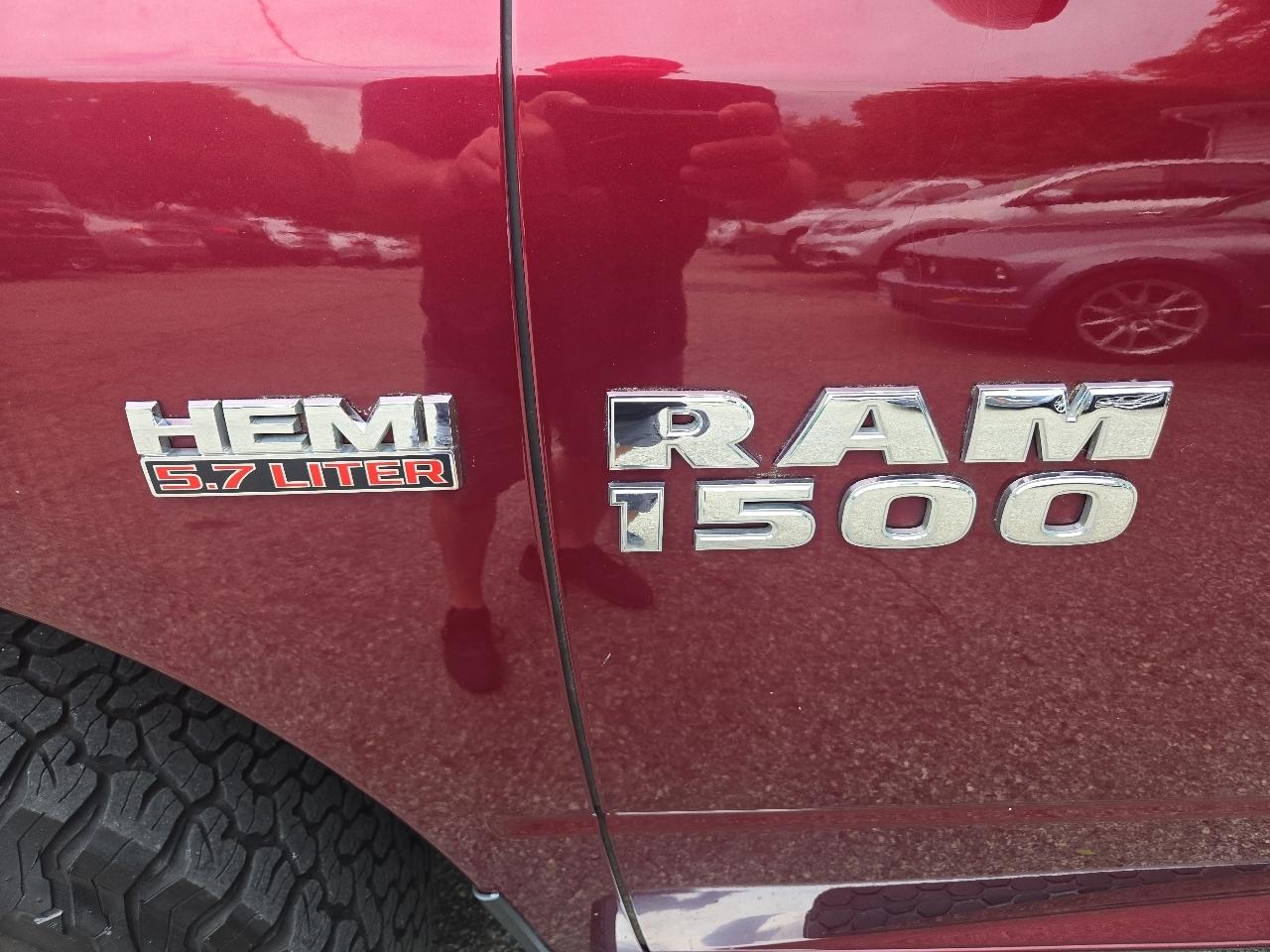 RAM 1500 Big Horn 4x4 Crew Cab 5'7" Box 2017