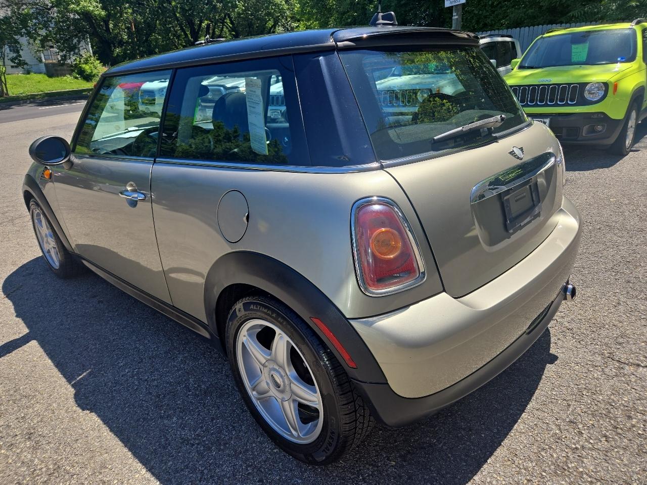 MINI Cooper Hardtop 2dr Cpe 2008