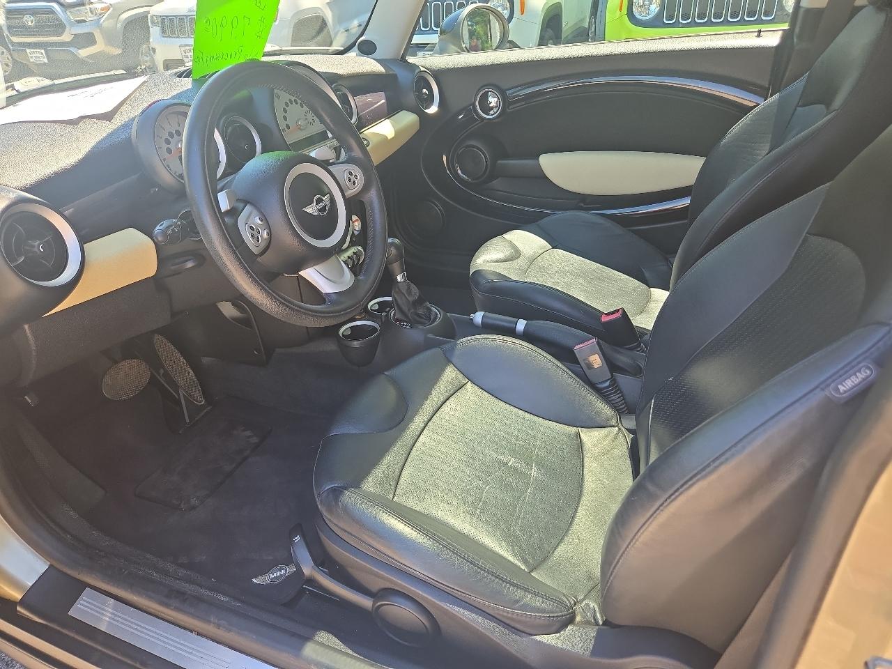MINI Cooper Hardtop 2dr Cpe 2008