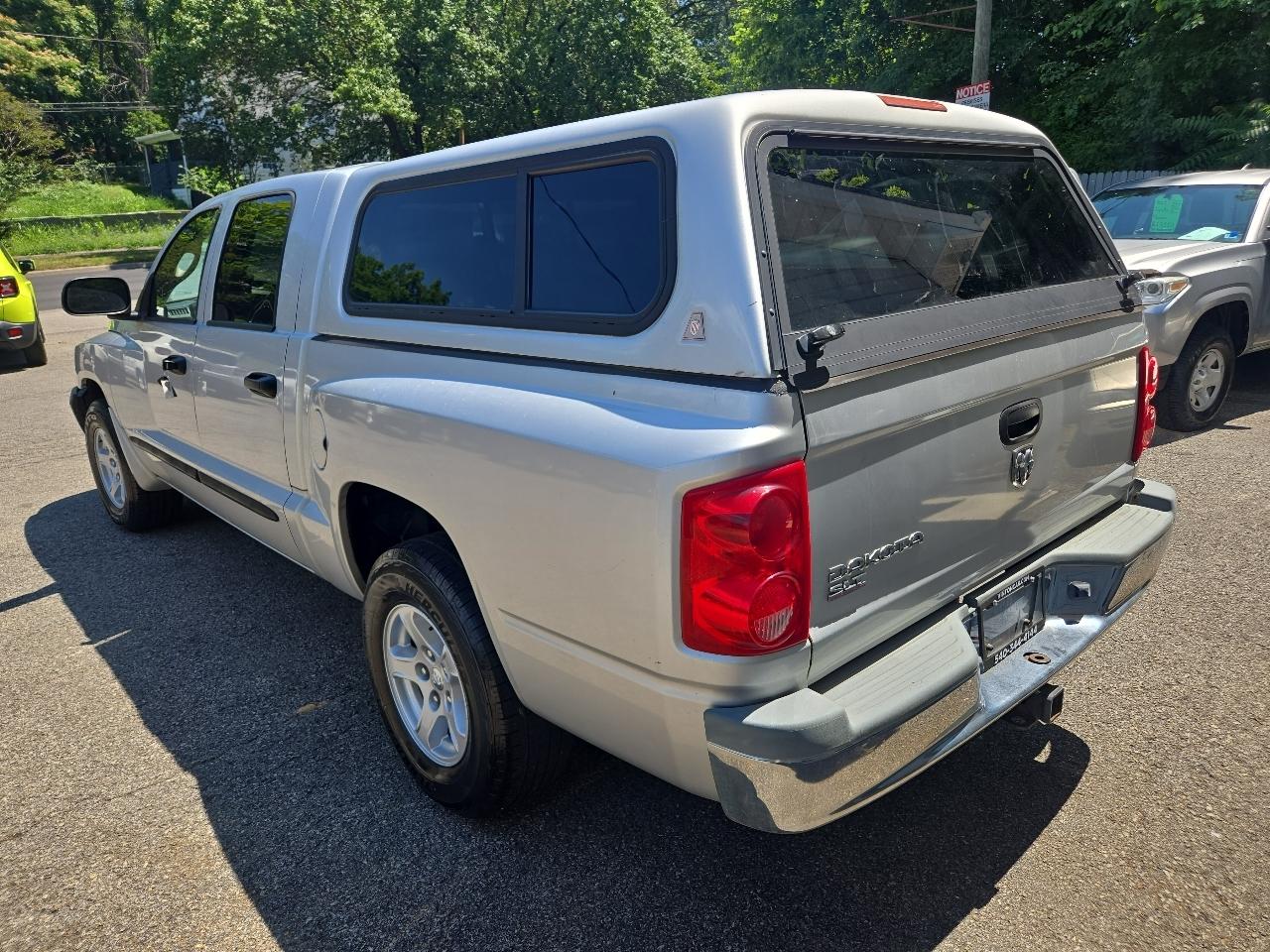 Dodge Dakota 4dr Quad Cab 131" WB SLT 2005