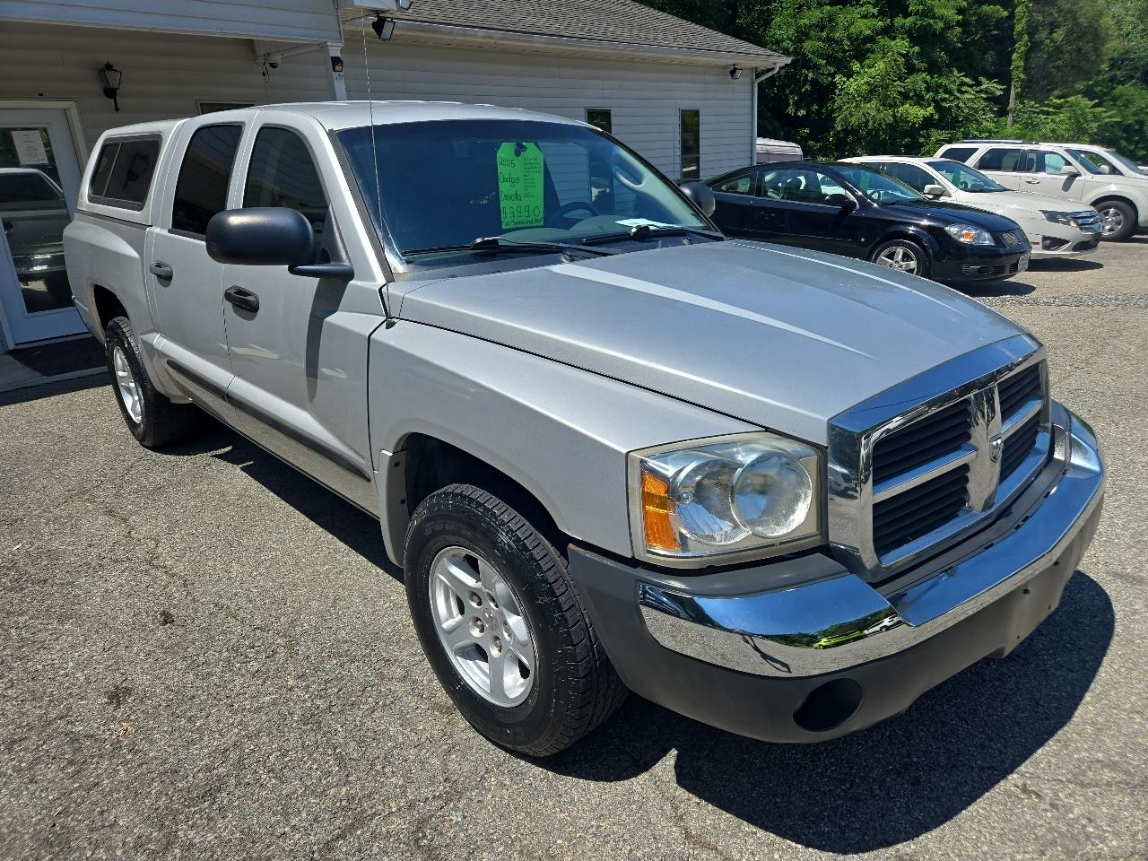 Dodge Dakota 4dr Quad Cab 131" WB SLT 2005