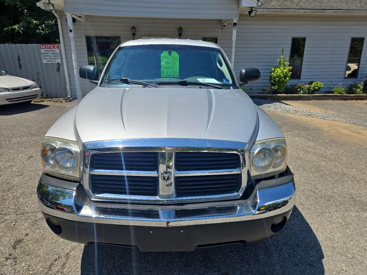 Dodge Dakota 4dr Quad Cab 131" WB SLT 2005