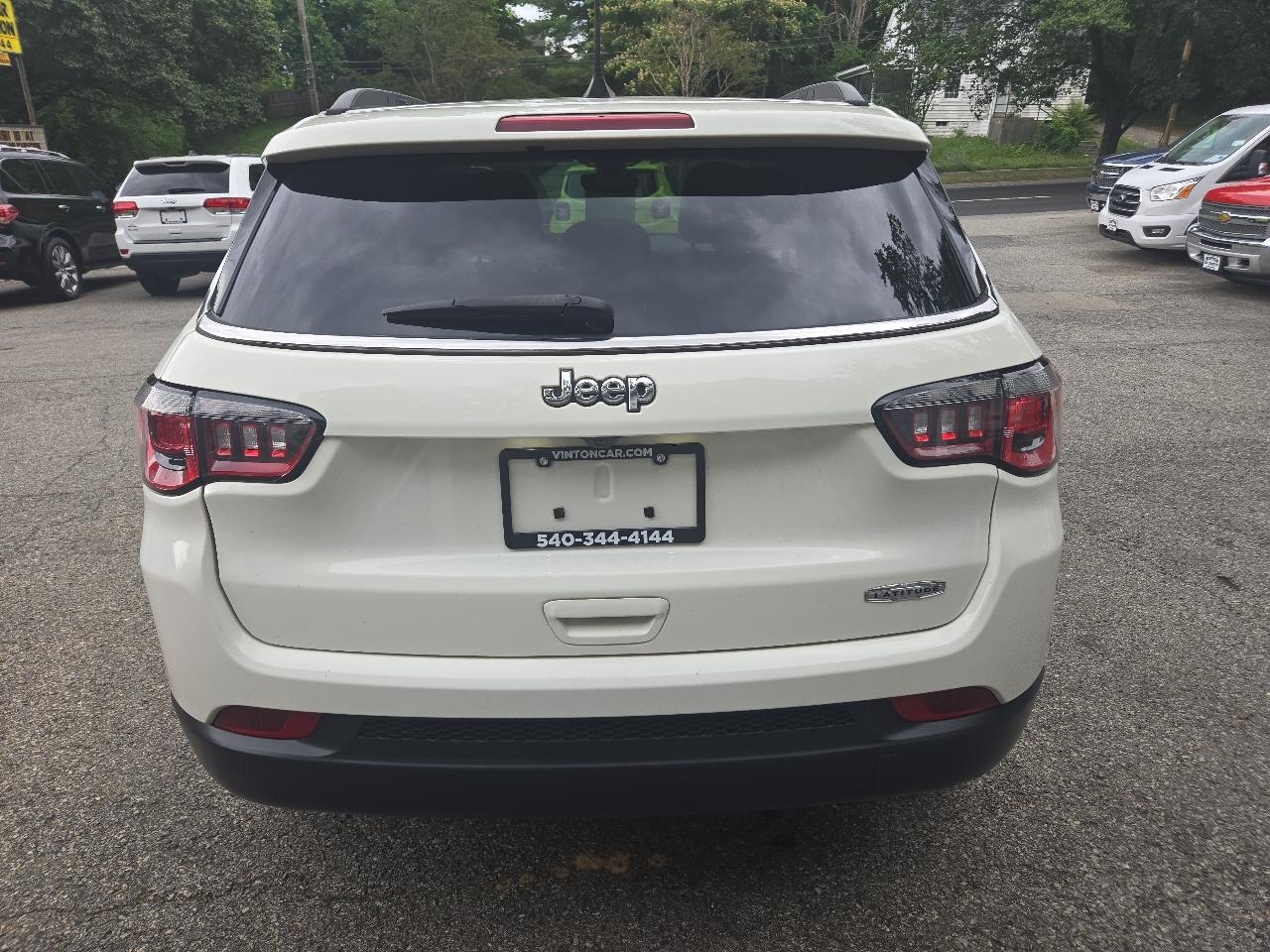 Jeep Compass Latitude w/Sun/Wheel Pkg FWD 2019