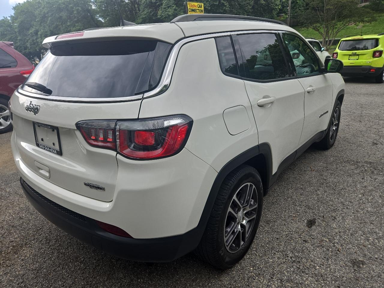Jeep Compass Latitude w/Sun/Wheel Pkg FWD 2019