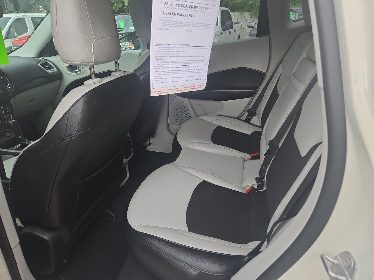 Jeep Compass Latitude w/Sun/Wheel Pkg FWD 2019