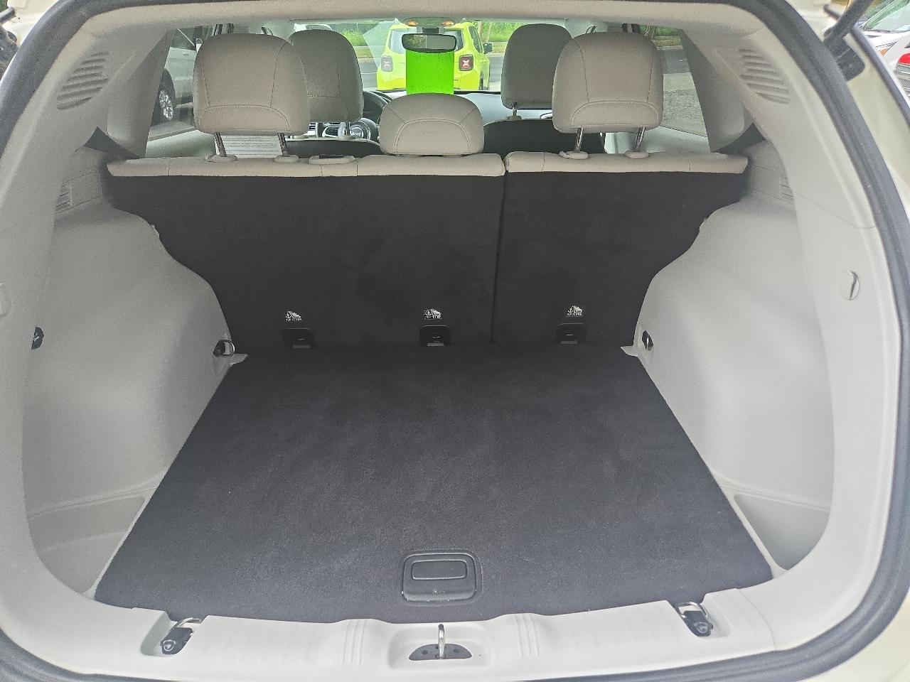 Jeep Compass Latitude w/Sun/Wheel Pkg FWD 2019