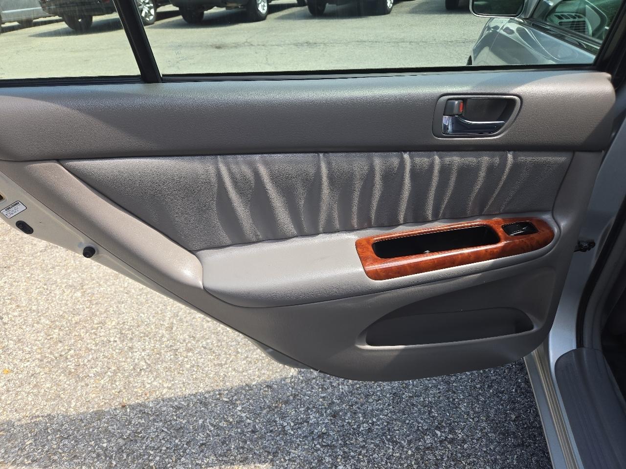 Toyota Camry 4dr Sdn LE V6 Auto (Natl) 2006