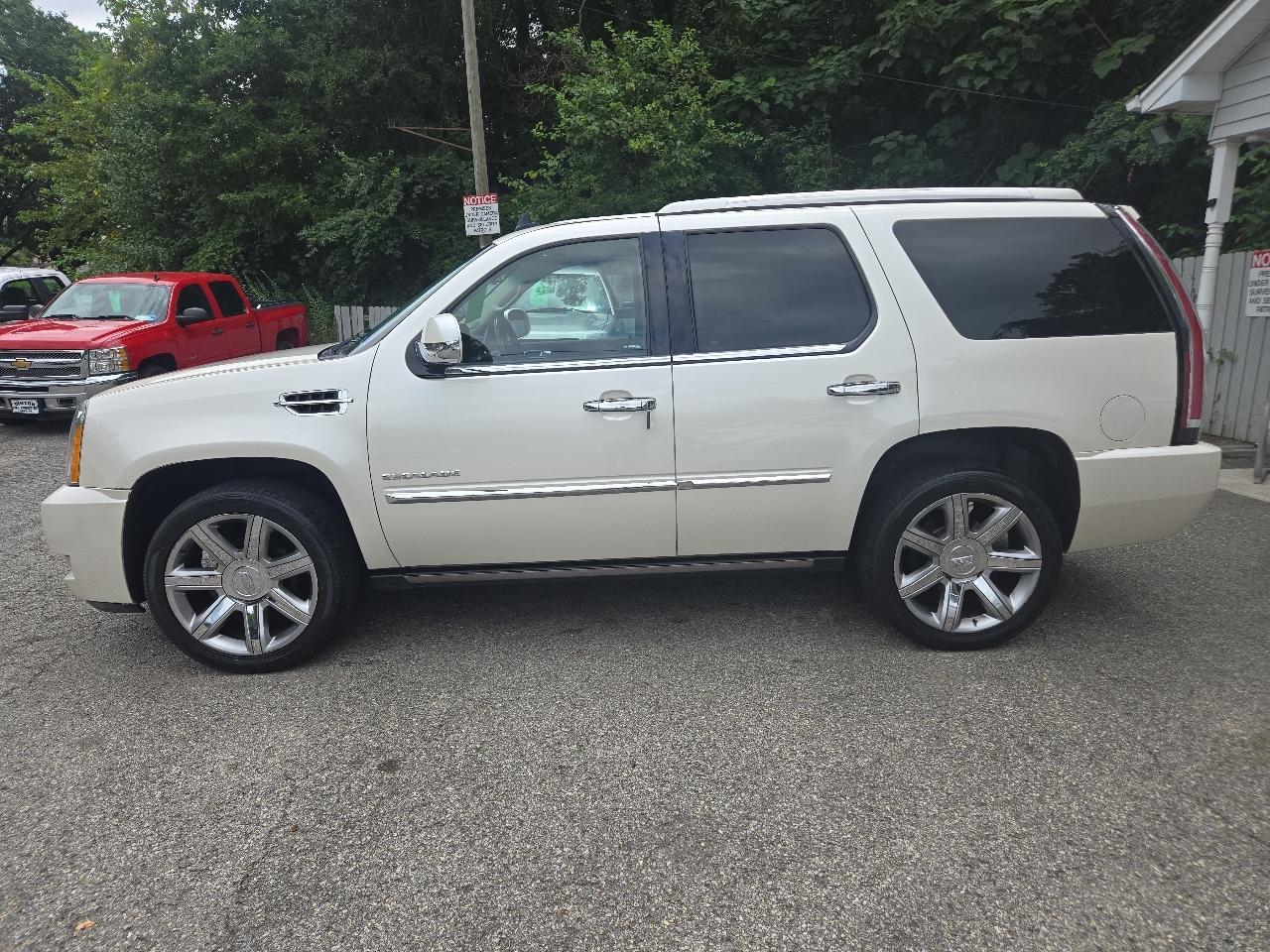 Cadillac Escalade AWD 4dr Platinum 2014