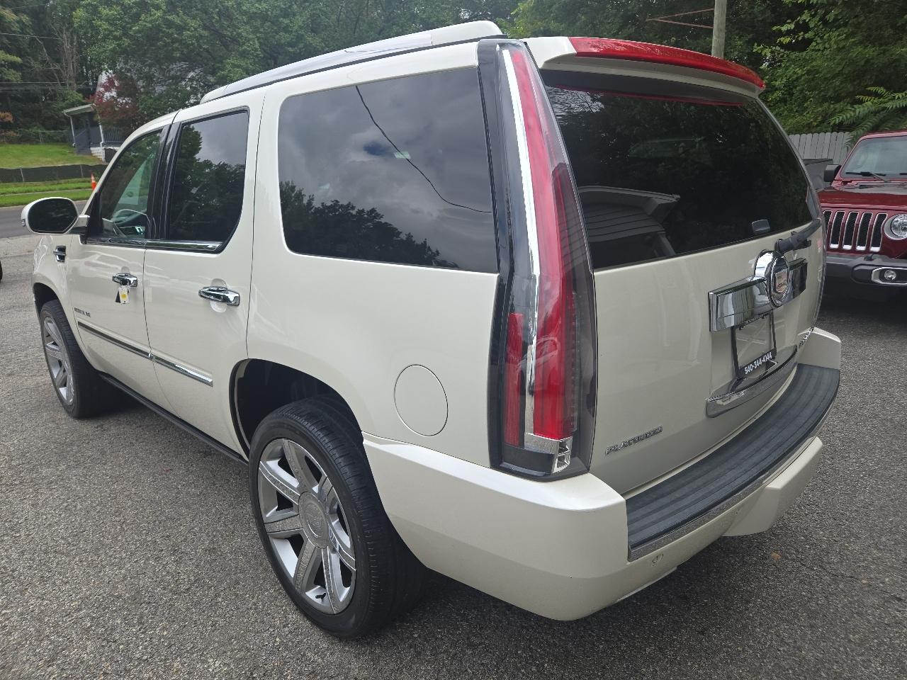 Cadillac Escalade AWD 4dr Platinum 2014