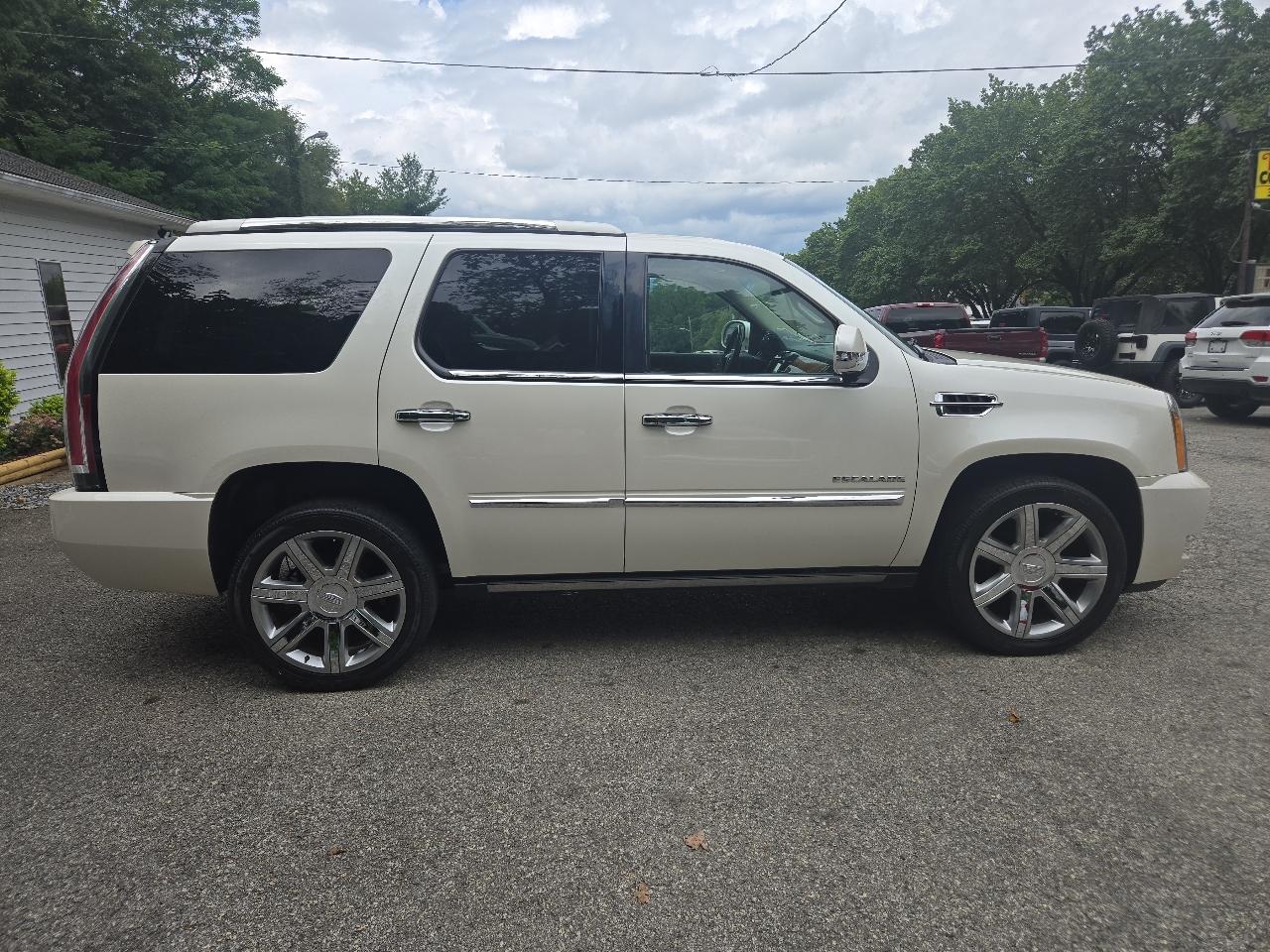 Cadillac Escalade AWD 4dr Platinum 2014