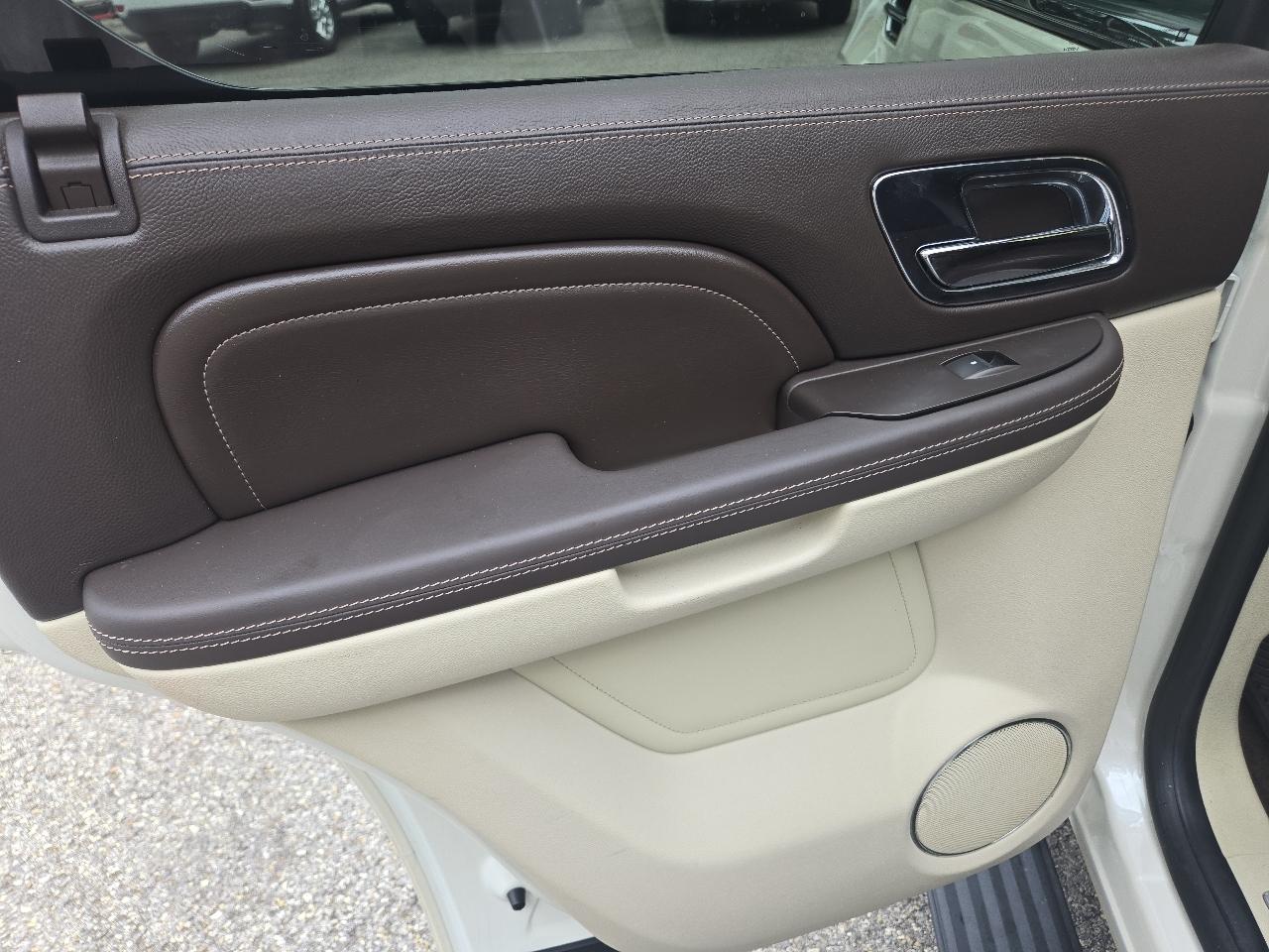 Cadillac Escalade AWD 4dr Platinum 2014