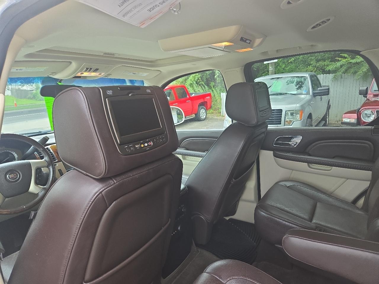 Cadillac Escalade AWD 4dr Platinum 2014