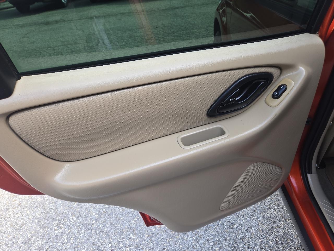 Ford Escape 4WD 4dr I4 Auto XLS 2007