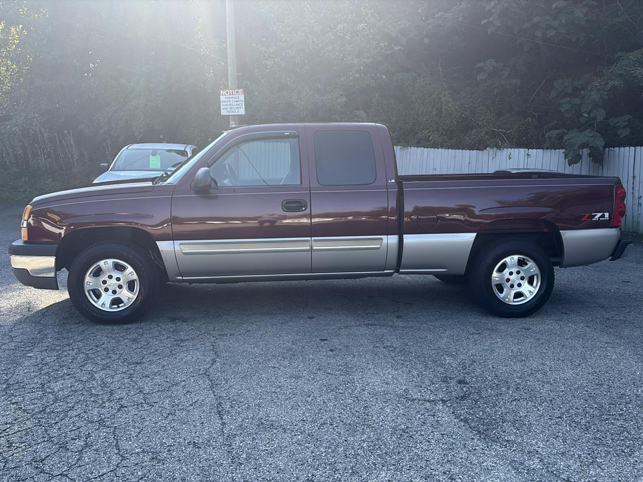 Chevrolet Silverado 1500 Ext Cab 143.5" WB 4WD LS 2003