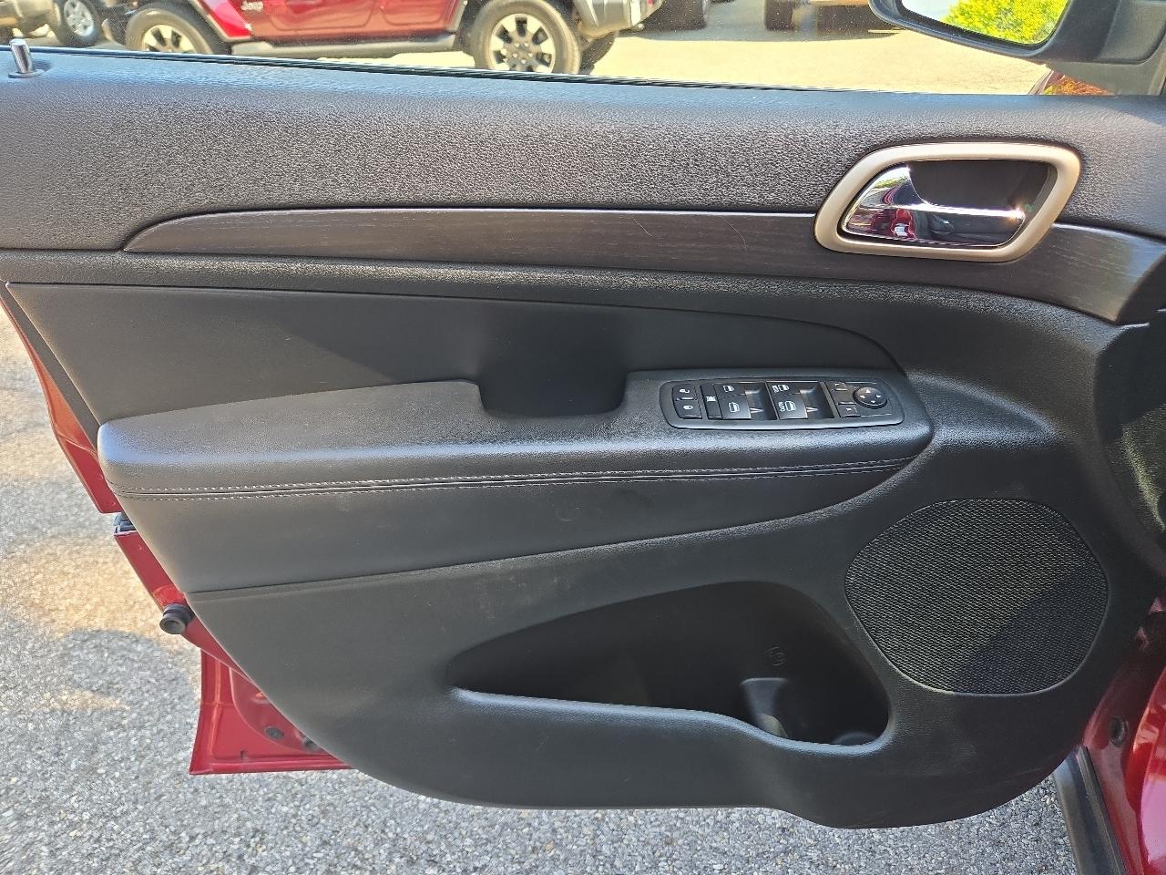 Jeep Grand Cherokee 4WD 4dr Laredo 2014