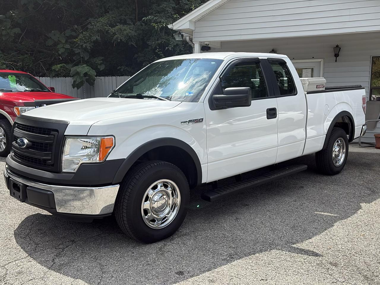 2013 Ford F-150 2WD SuperCab 145" XL