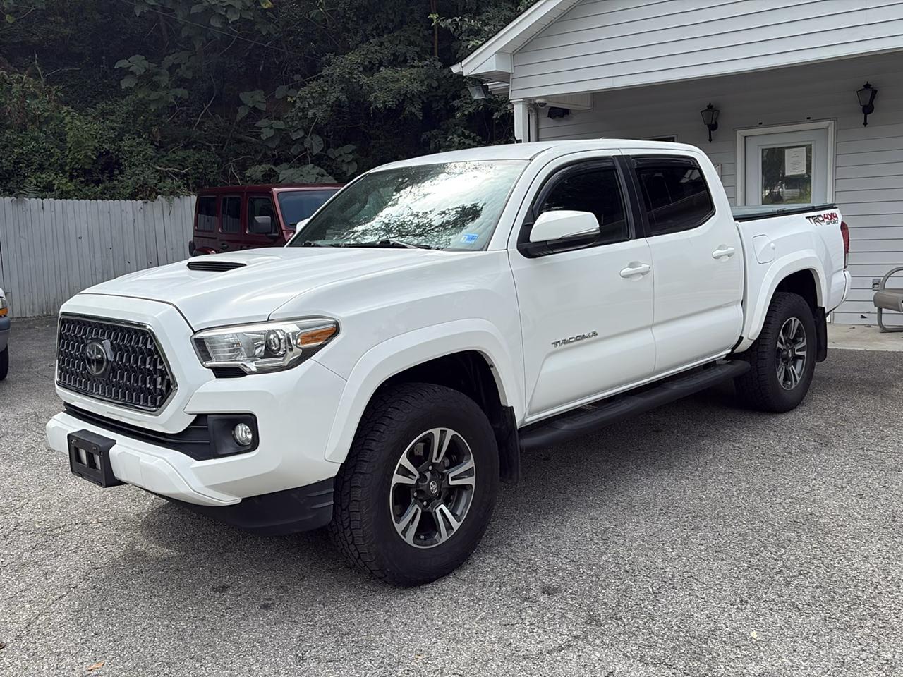2018 Toyota Tacoma TRD Off Road Double Cab 5' Bed V6 4x4 MT (Natl)