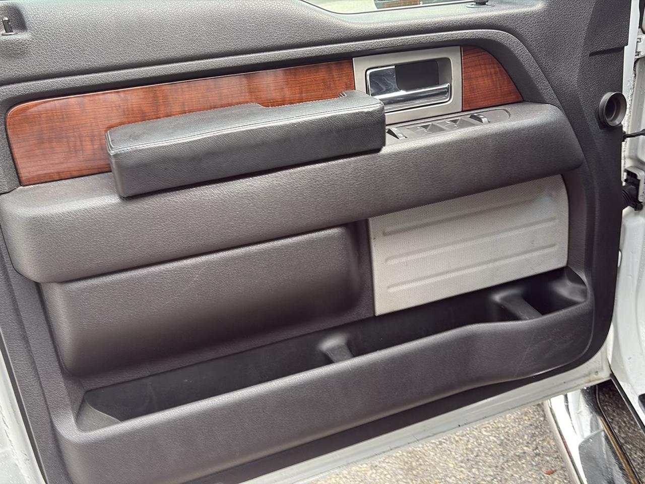 Ford F-150 4WD SuperCrew 145" Lariat 2010