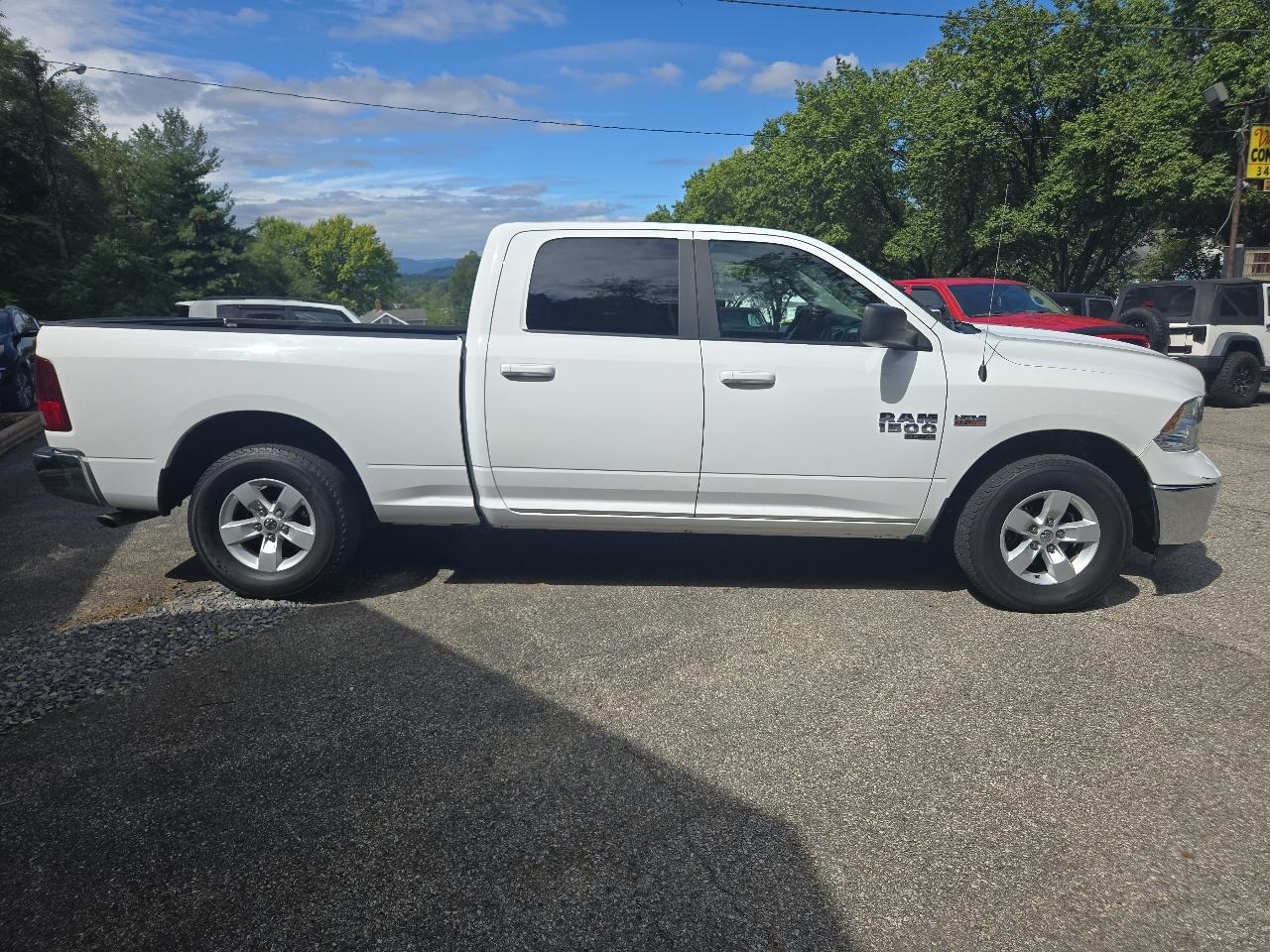 RAM 1500 Classic SLT 4x2 Crew Cab 6'4" Box 2019