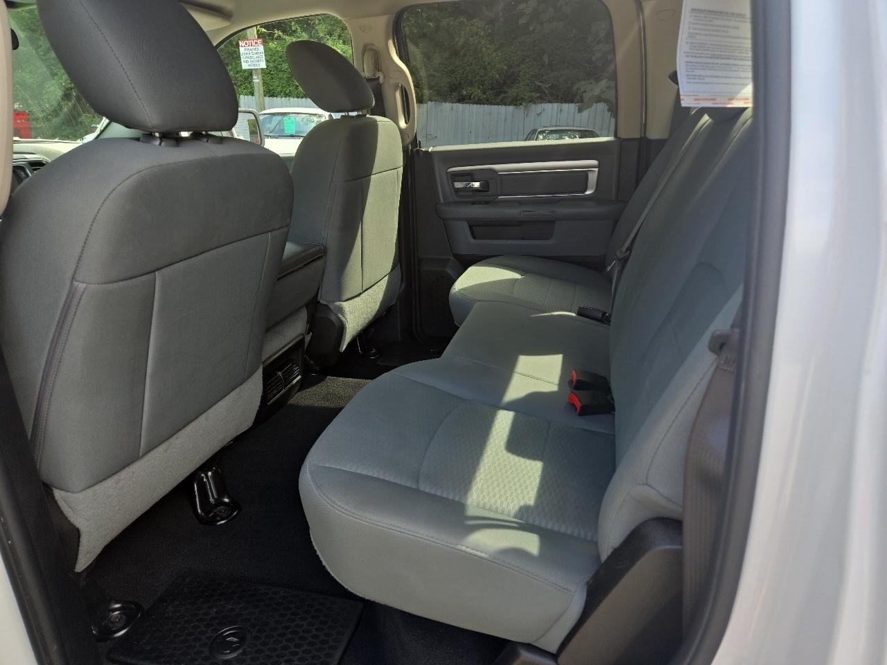 RAM 1500 Classic SLT 4x2 Crew Cab 6'4" Box 2019