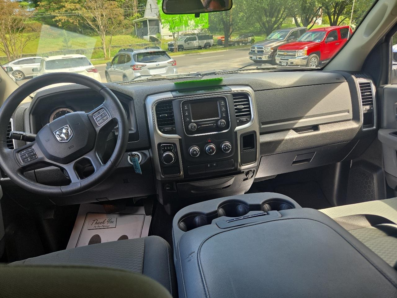 RAM 1500 Classic SLT 4x2 Crew Cab 6'4" Box 2019