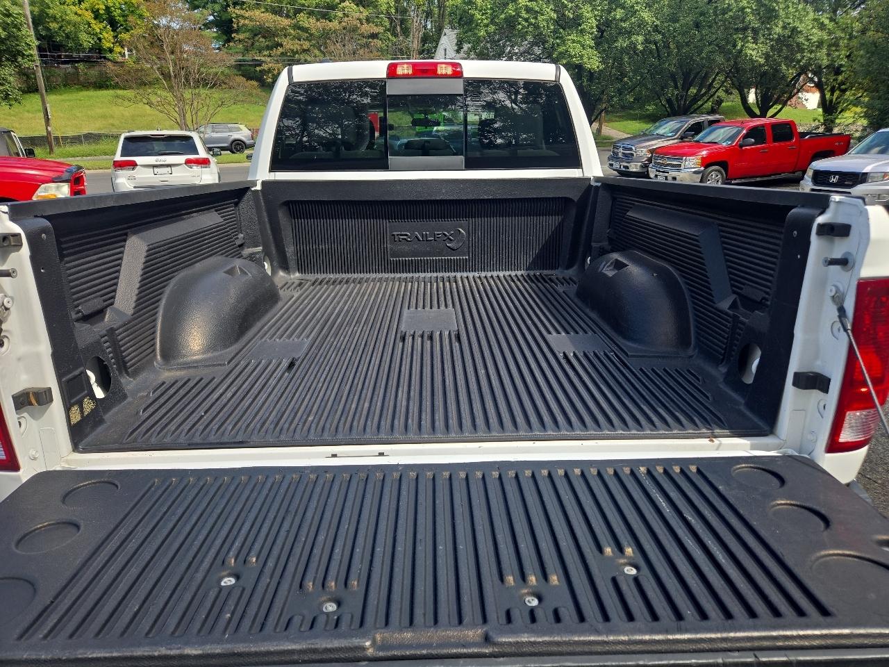 RAM 1500 Classic SLT 4x2 Crew Cab 6'4" Box 2019