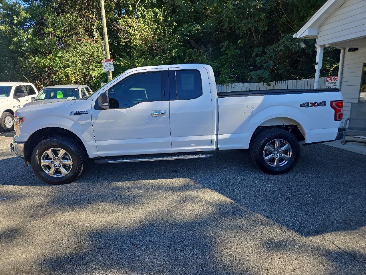 Ford F-150 Supercab Flareside 145" XLT 4WD 2018