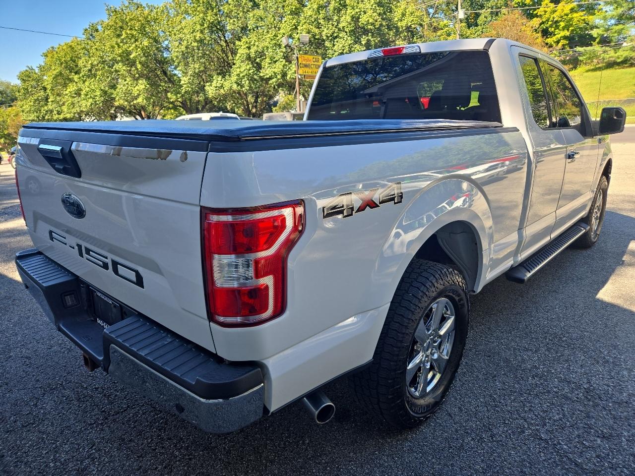 Ford F-150 Supercab Flareside 145" XLT 4WD 2018