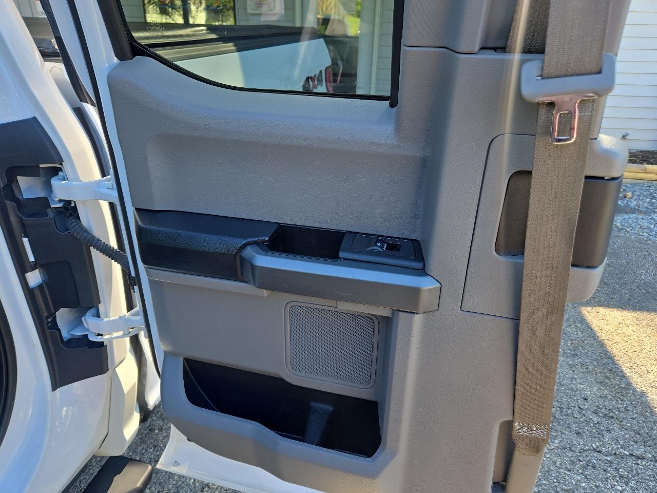 Ford F-150 Supercab Flareside 145" XLT 4WD 2018