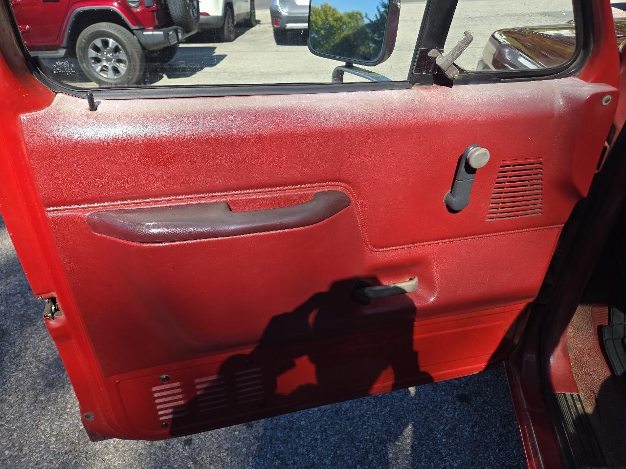 Ford F-150 Flareside 117" WB 4WD 1987