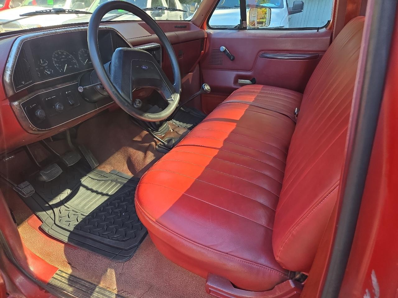 Ford F-150 Flareside 117" WB 4WD 1987