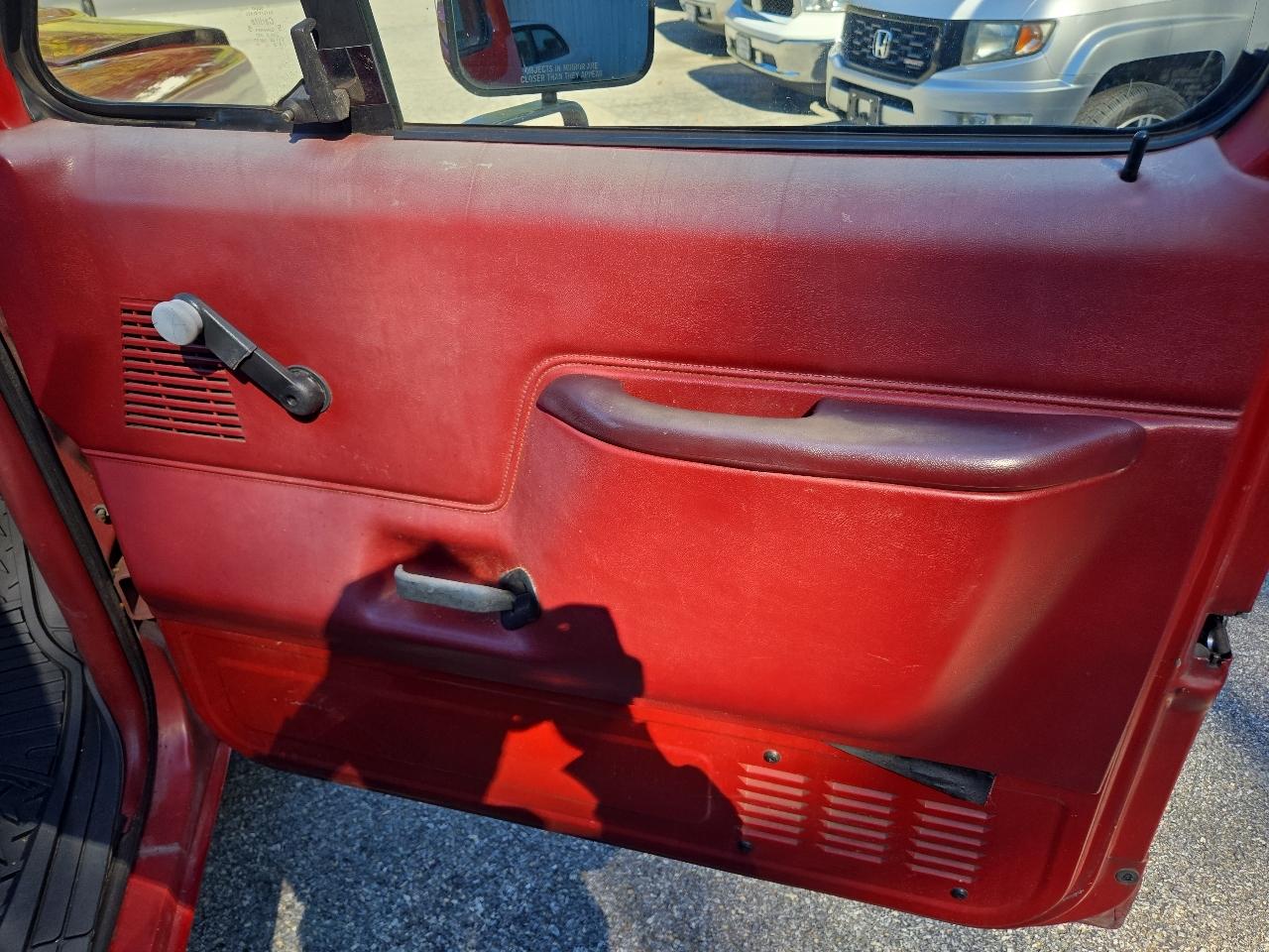 Ford F-150 Flareside 117" WB 4WD 1987