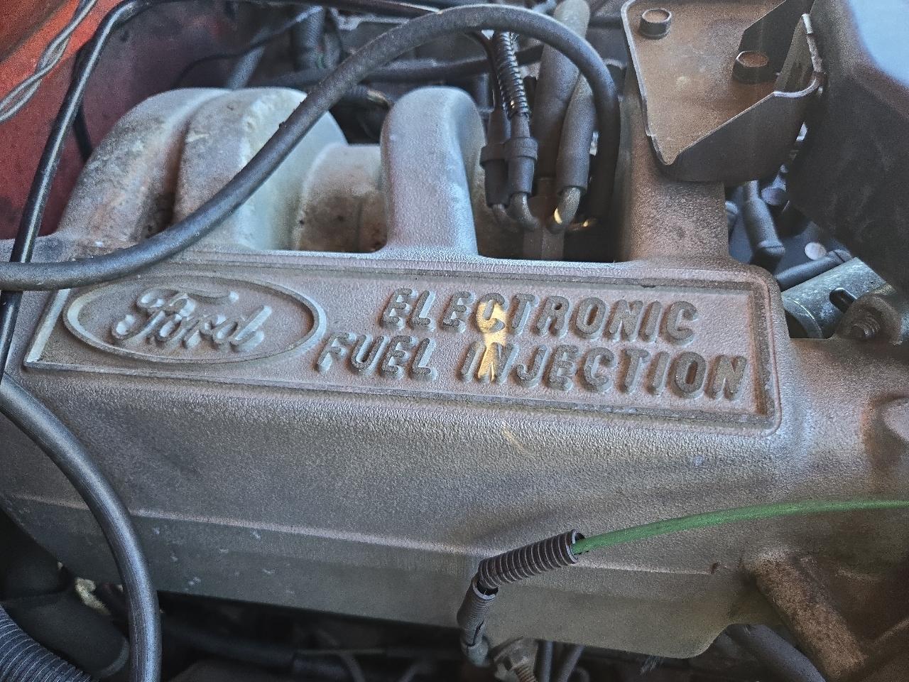Ford F-150 Flareside 117" WB 4WD 1987