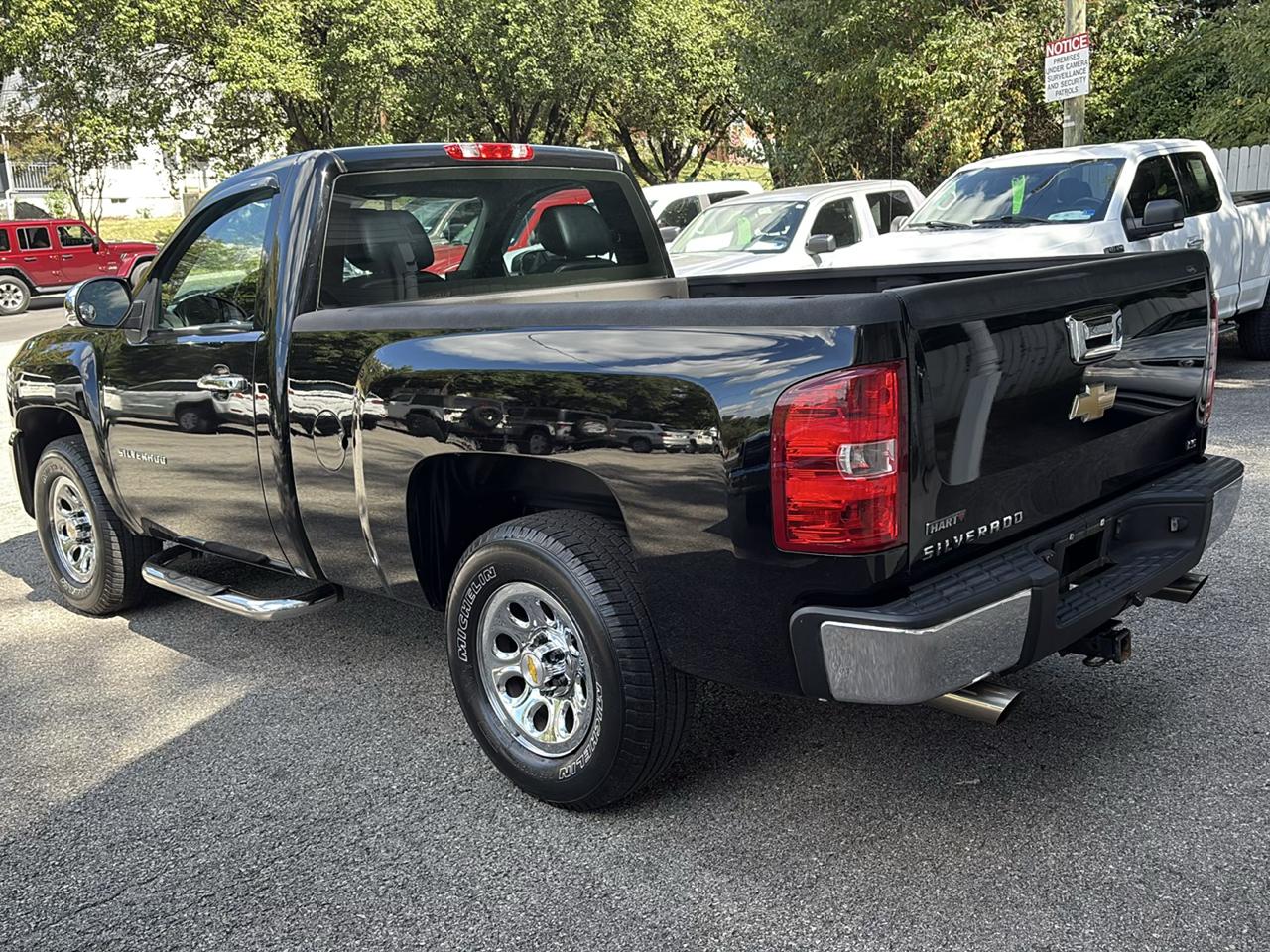 Chevrolet Silverado 1500 2WD Reg Cab 119.0" Work Truck 2011