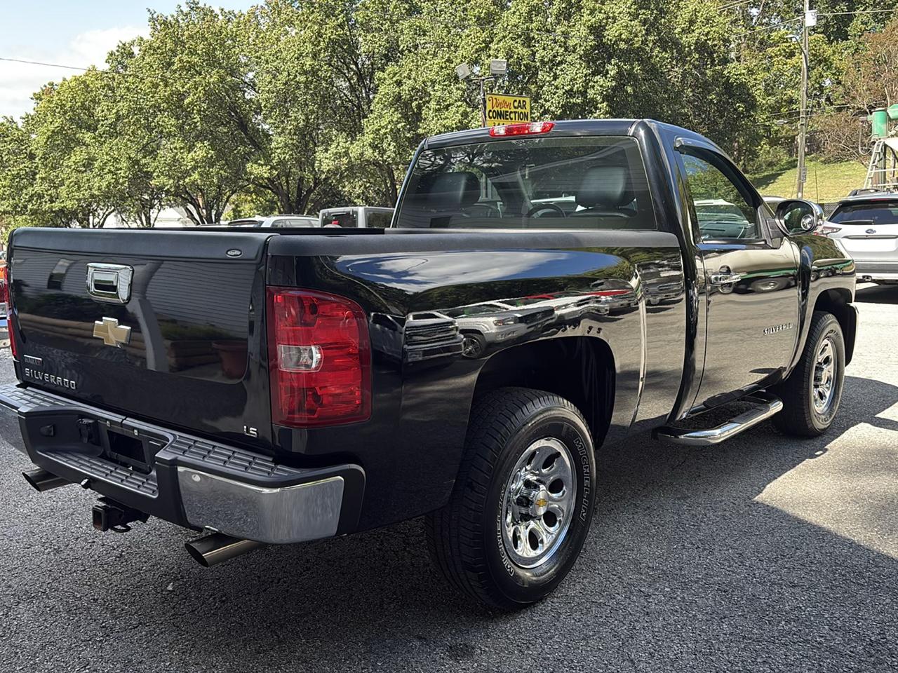 Chevrolet Silverado 1500 2WD Reg Cab 119.0" Work Truck 2011