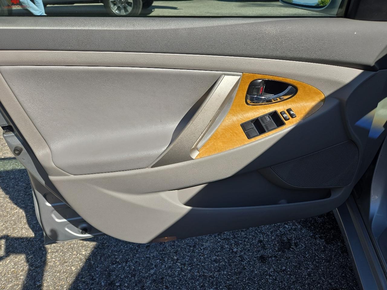 Toyota Camry 4dr Sdn V6 Auto XLE (Natl) 2007