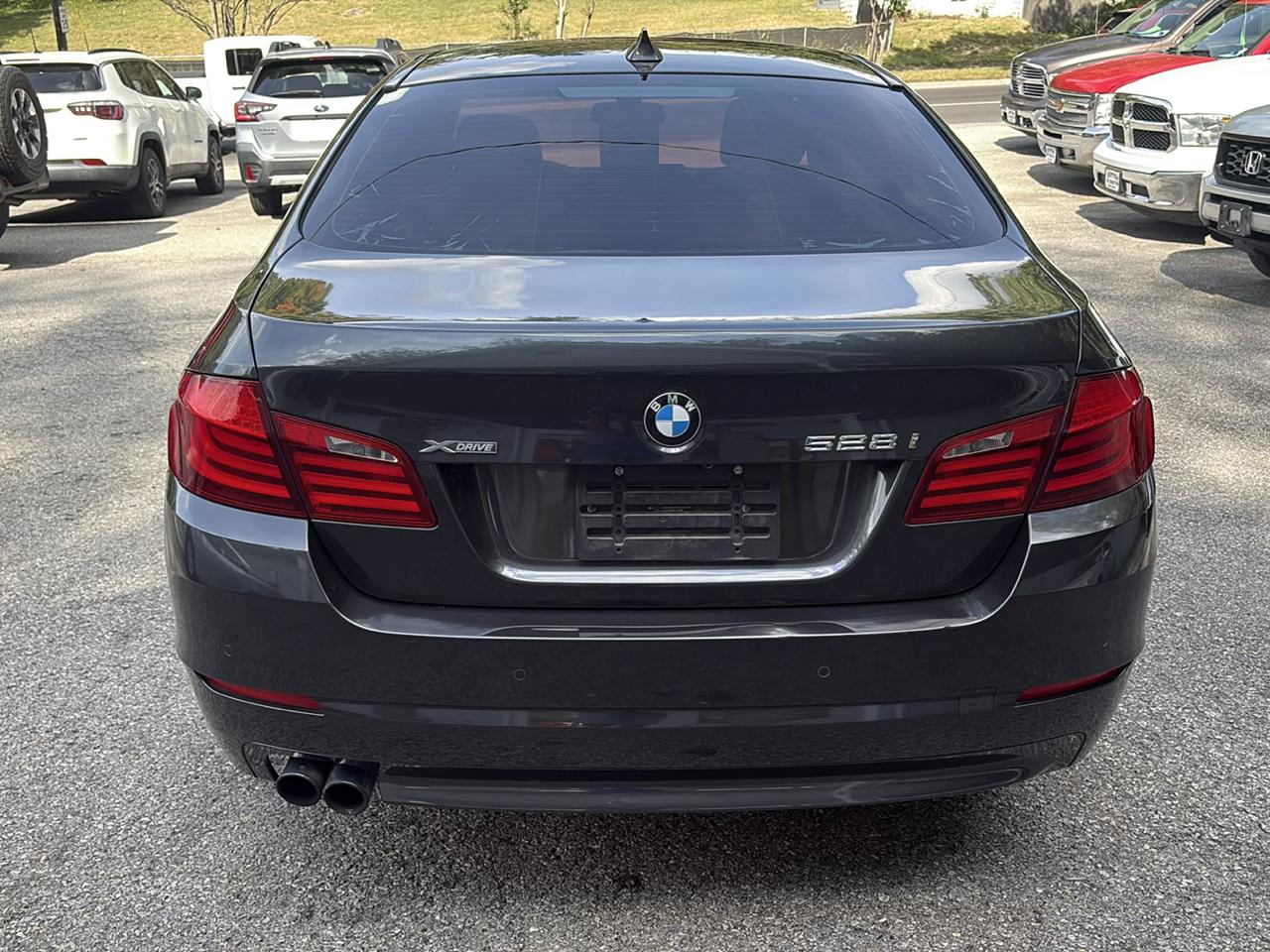 BMW 5 Series 4dr Sdn 528i xDrive AWD 2013